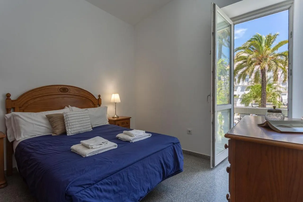 Apartment Apartamentos El Capitan Veneno By Cadiz4Rentals Spain