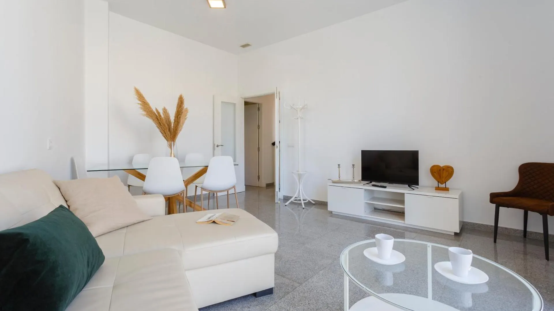 Apartamentos El Capitan Veneno By Cadiz4Rentals Spain