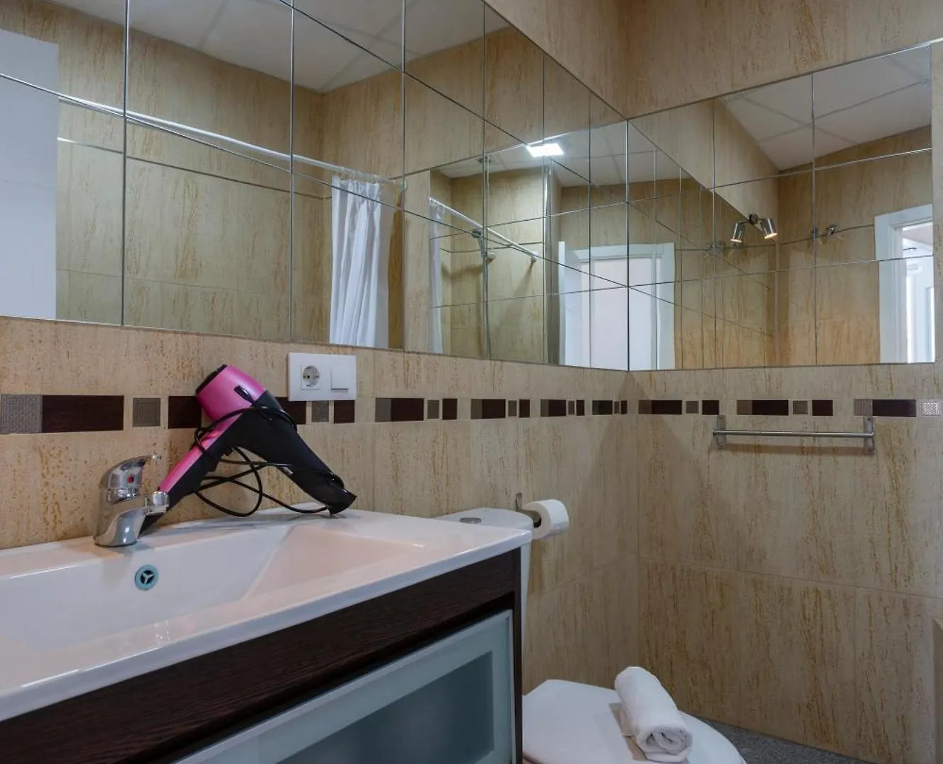 Apartamentos El Capitan Veneno By Cadiz4Rentals 0*, Cadiz