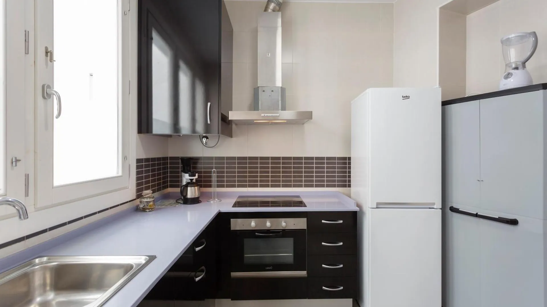 Apartamentos El Capitan Veneno by Cadiz4Rentals
